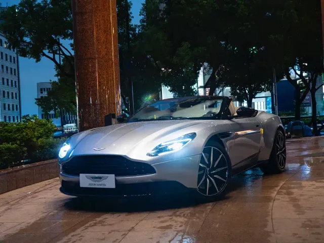 Aston Martin DB11 — Фото автомобиля 7