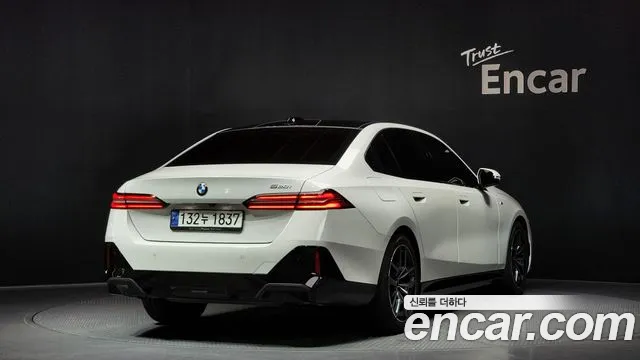 BMW 5-Series — Фото автомобиля 2