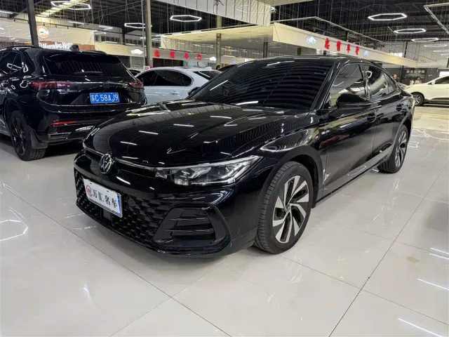 Volkswagen Passat — Фото автомобиля 2