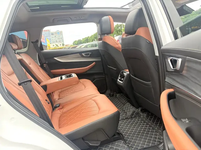 Chery Tiggo 8 PLUS — Фото автомобиля 18