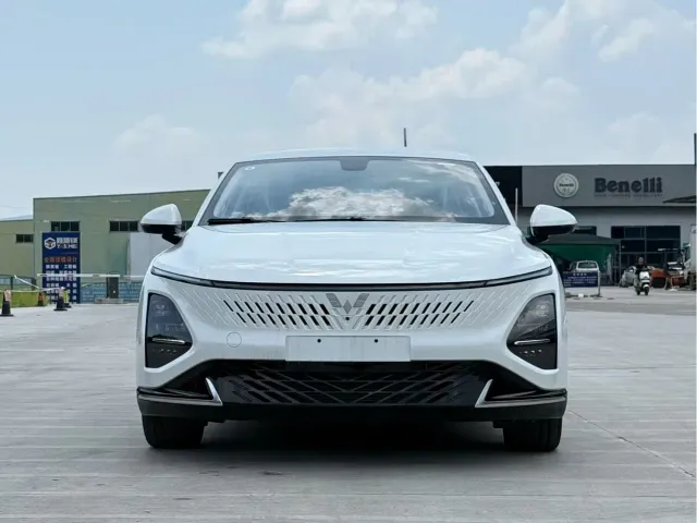 Wuling Starlight — Фото автомобиля 2