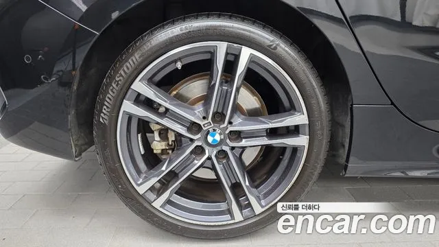BMW 1 Series F40 — Фото автомобиля 5