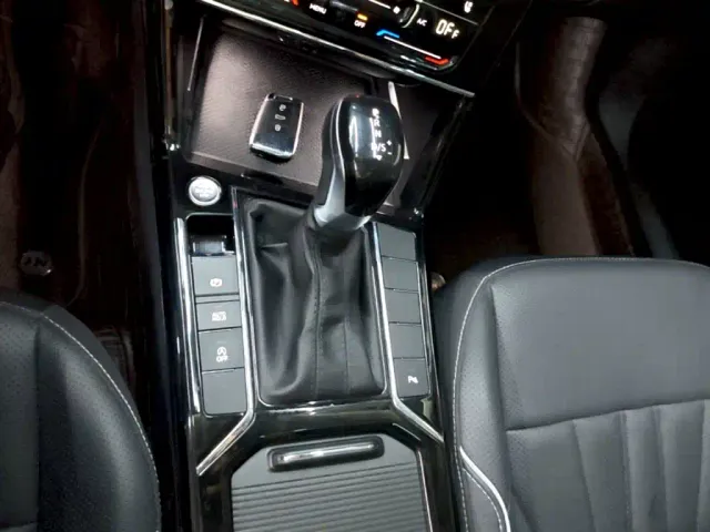 Volkswagen Passat — Фото автомобиля 13