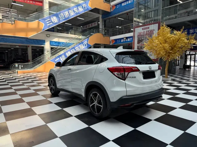 Honda Vezel — Фото автомобиля 9