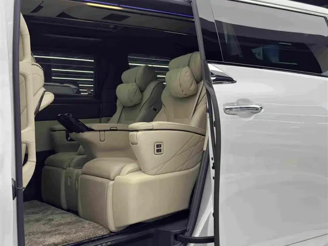 Toyota Alphard — Фото автомобиля 9