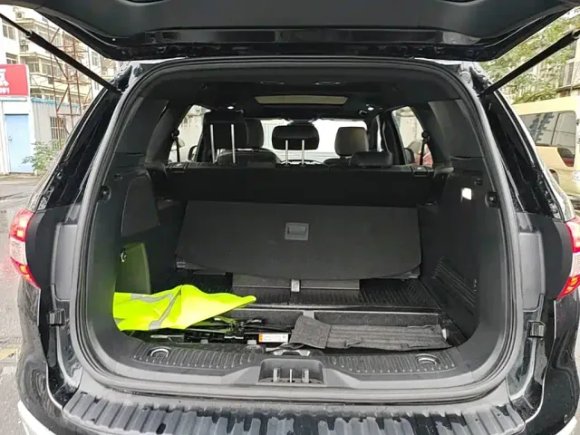 Ford Everest — Фото автомобиля 18
