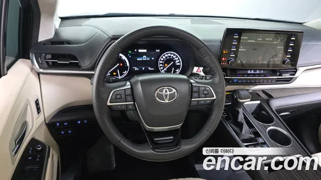 Toyota Sienna — Фото автомобиля 13