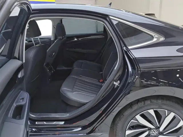 Volkswagen Passat — Фото автомобиля 11
