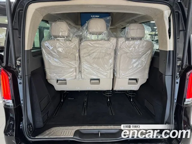 Mercedes-Benz V-Class — Фото автомобиля 14