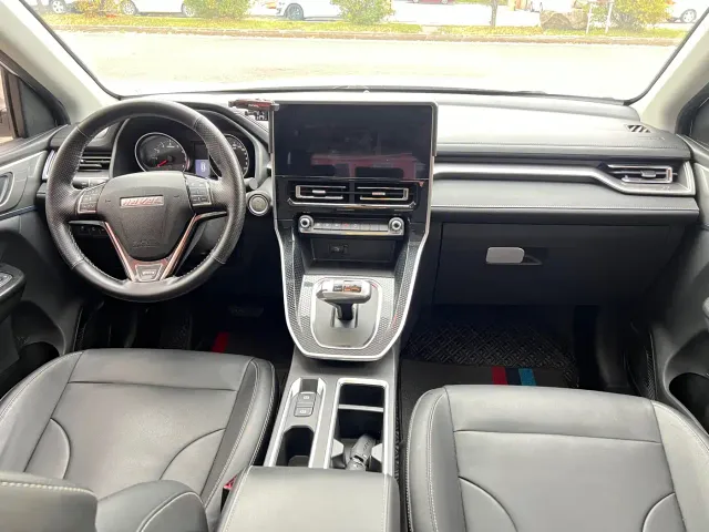 Haval M6 — Фото автомобиля 10