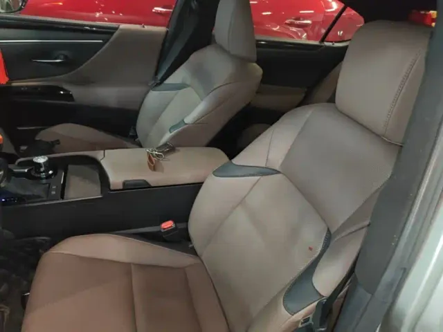 Lexus ES — Фото автомобиля 14