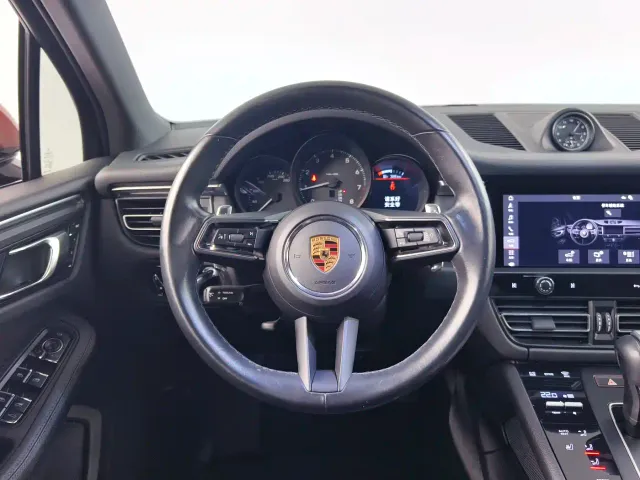 Porsche Macan — Фото автомобиля 9
