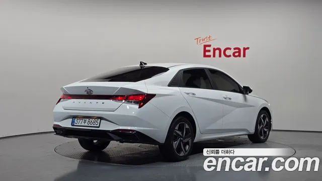 Hyundai Avante CN7 — Фото автомобиля 2