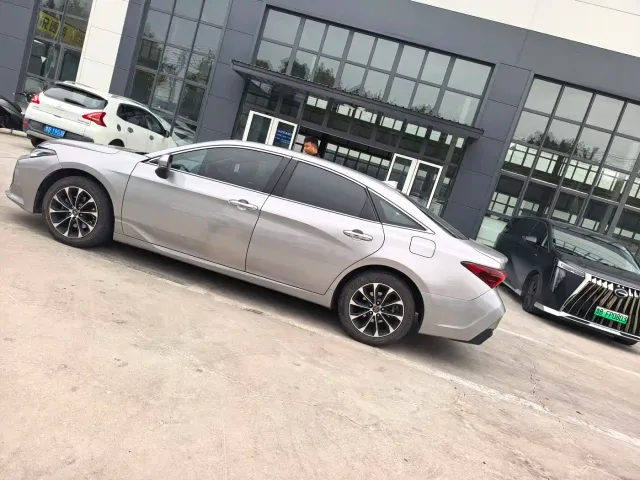 Toyota Avalon — Фото автомобиля 9