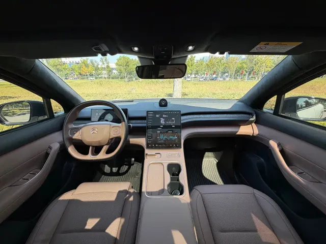 Nio ES6 — Фото автомобиля 12