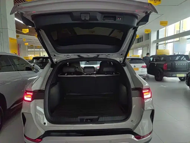 BYD Song PLUS — Фото автомобиля 18