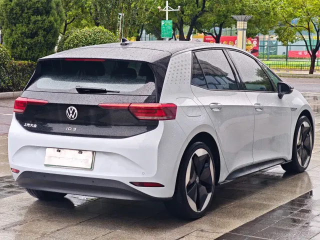 Volkswagen ID.3 — Фото автомобиля 11