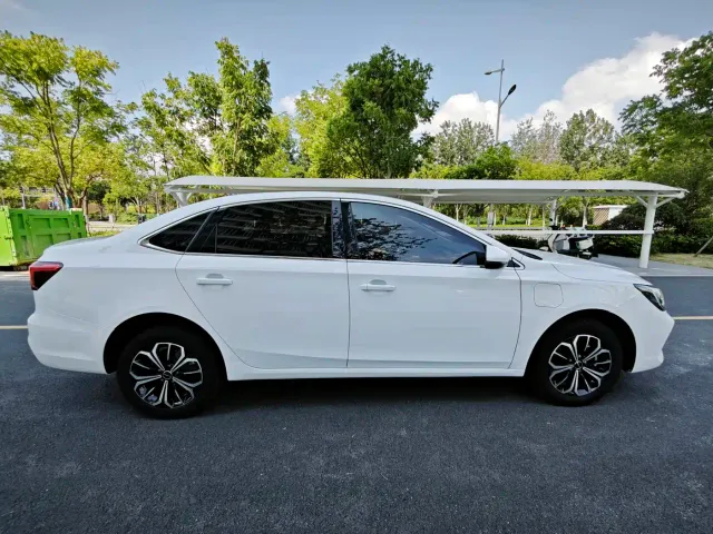 Roewe i6 MAX EV — Фото автомобиля 7