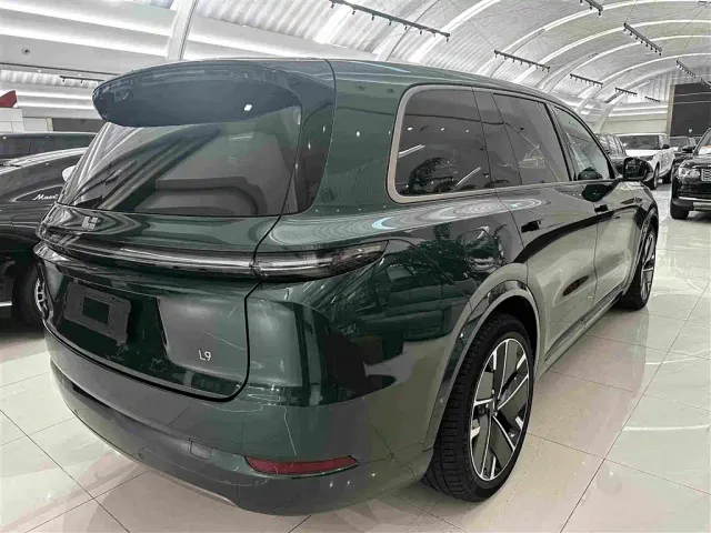 Li Auto L9 — Фото автомобиля 16