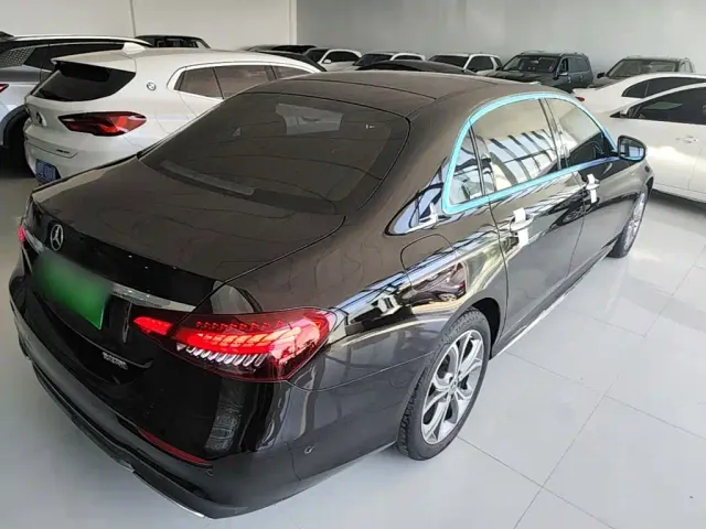 Mercedes-Benz E-Class — Фото автомобиля 6