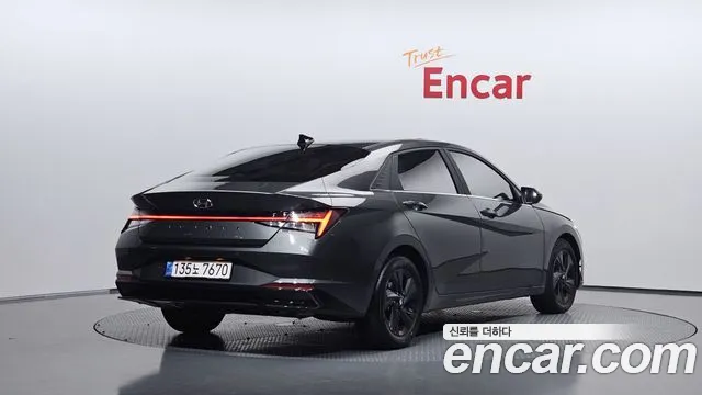 Hyundai Avante CN7 — Фото автомобиля 2