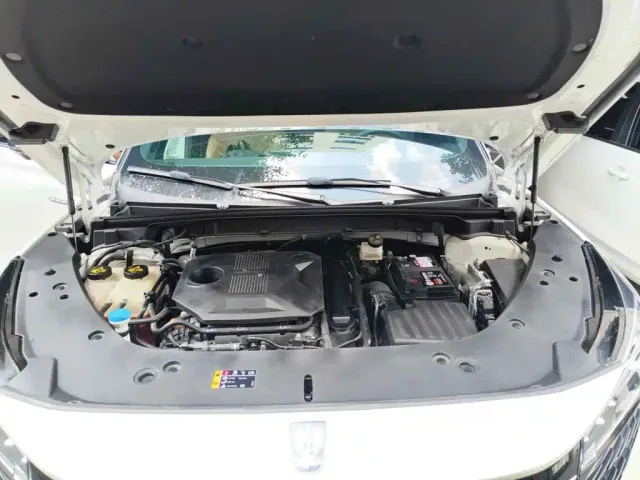 Roewe RX5 — Фото автомобиля 9