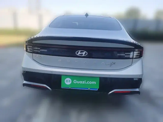 Hyundai Sonata — Фото автомобиля 3