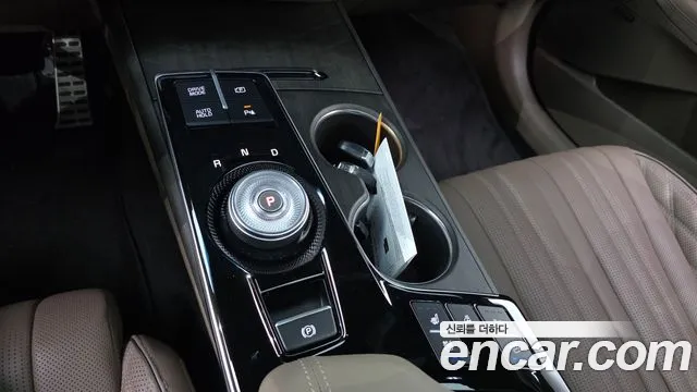 Kia K8 Hybrid — Фото автомобиля 12