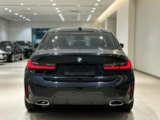 BMW 3 Series — Фото автомобиля 4