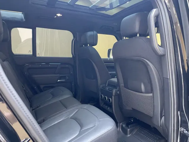 Land Rover Defender — Фото автомобиля 15