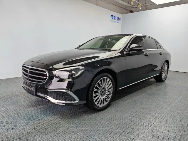 Фотография автомобиля — Mercedes-Benz E-Class