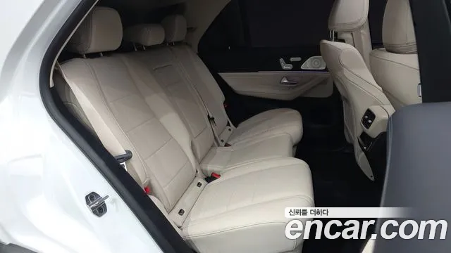 Mercedes-Benz GLE-Class — Фото автомобиля 12