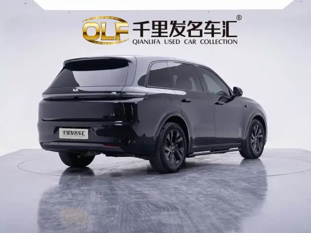 Li Auto L8 — Фото автомобиля 3