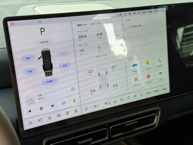 Li Auto MEGA — Фото автомобиля 12
