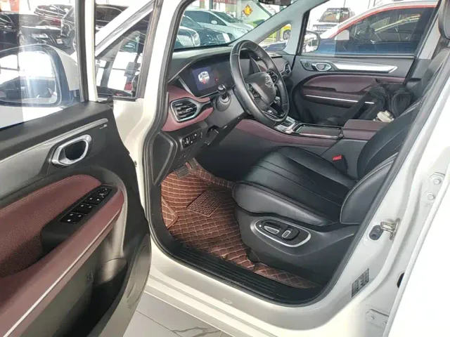 GAC Trumpchi M6 — Фото автомобиля 15