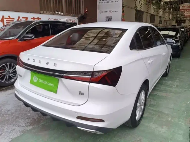 Roewe i5 — Фото автомобиля 6