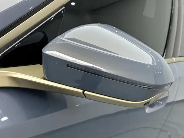BMW 5 Series — Фото автомобиля 16
