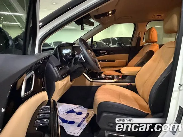 Kia Canival — Фото автомобиля 6