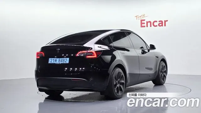 Фотография автомобиля — Tesla Model Y