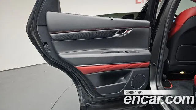 Genesis GV80 — Фото автомобиля 22