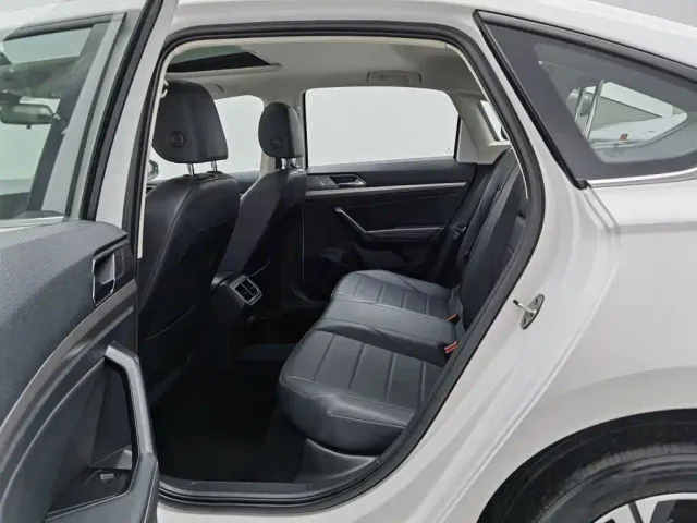 Volkswagen Lavida — Фото автомобиля 15