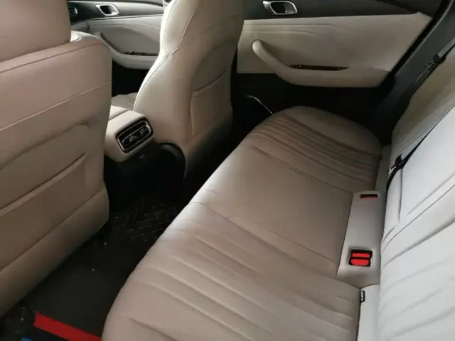 Geely Galaxy Stellar 6 — Фото автомобиля 16