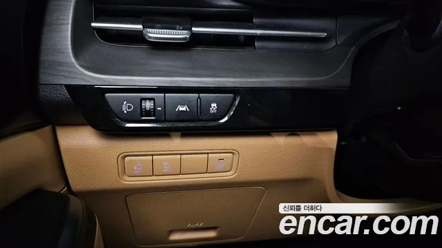 Kia Carnival Generation 4 — Фото автомобиля 21