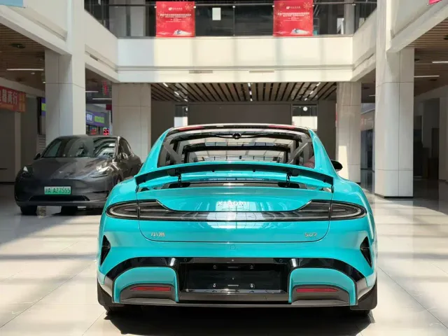 Xiaomi SU7 — Фото автомобиля 6