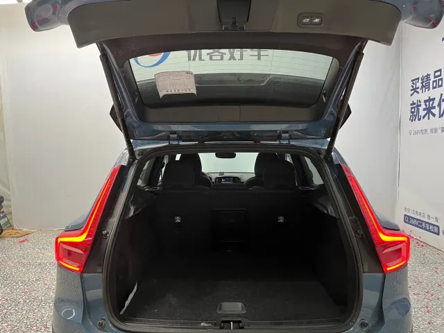 Volvo XC40 — Фото автомобиля 14