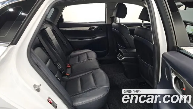 Hyundai Grandeur New — Фото автомобиля 18