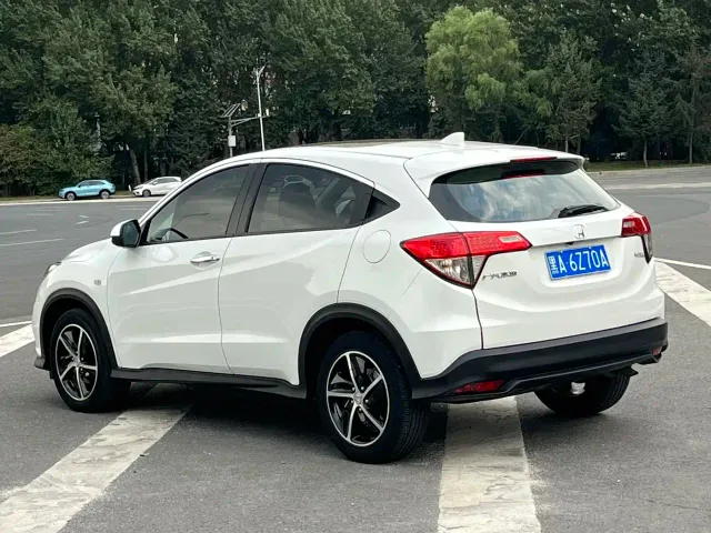 Honda Vezel — Фото автомобиля 4