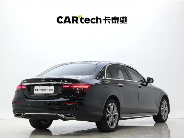 Mercedes-Benz E-Class — Фото автомобиля 5
