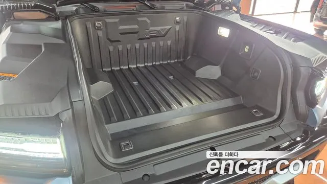 GMC Hummer EV — Фото автомобиля 6