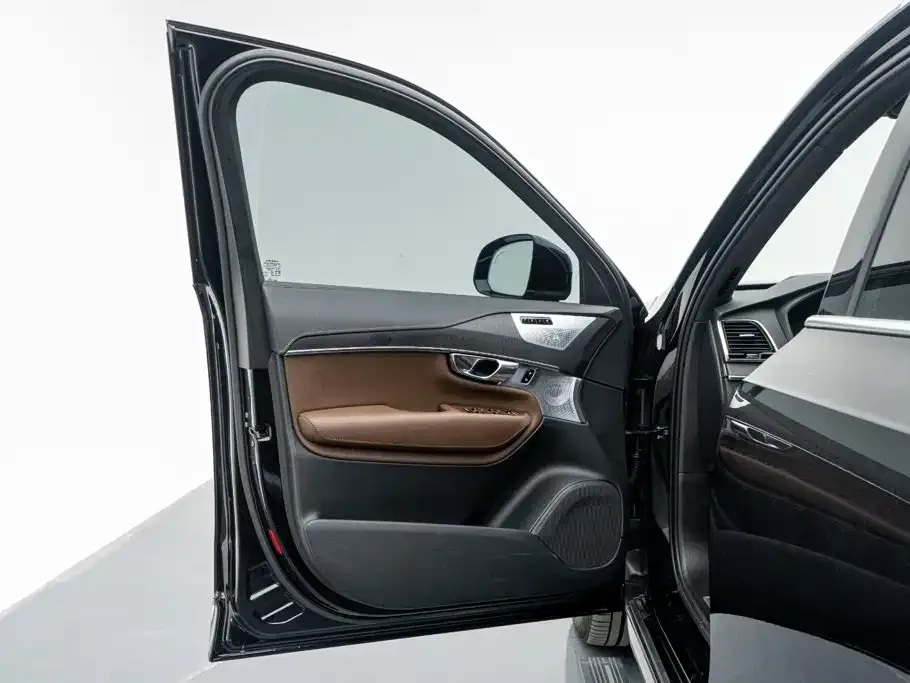 Volvo Volvo XC90 Plug-in Hybrid 2022 E-Drive Hybrid T8 Smart Premium Luxury 7-Seater — Фото автомобиля 11